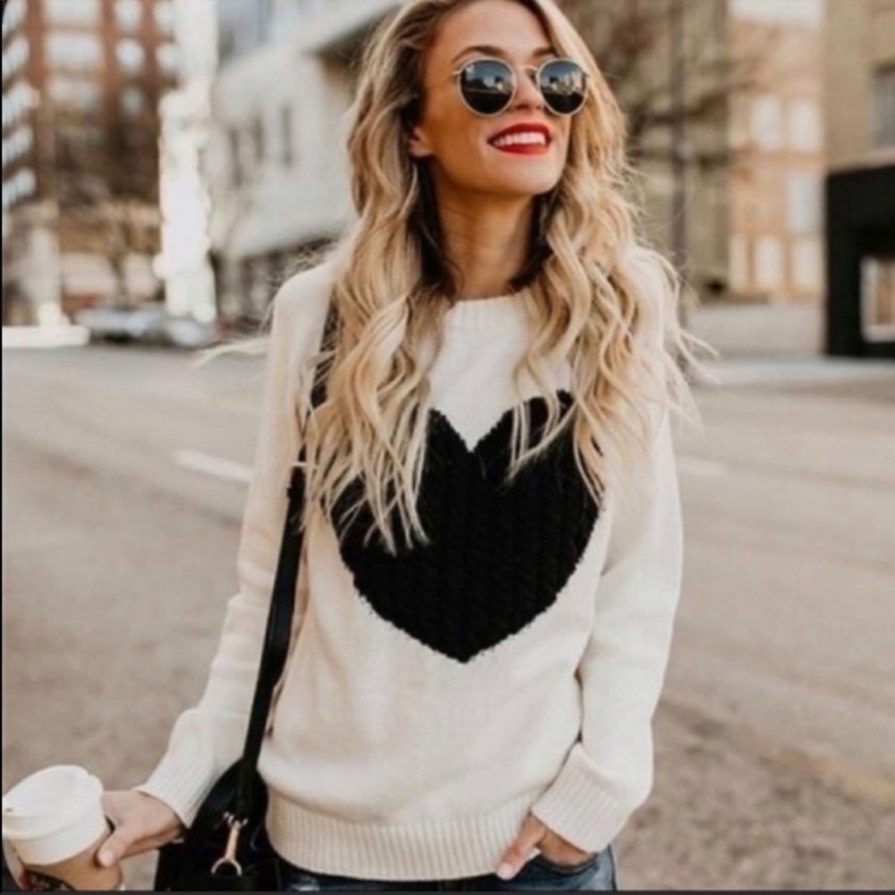 Valentine perfect ❤️ Heart sweater - Picture 4 of 5